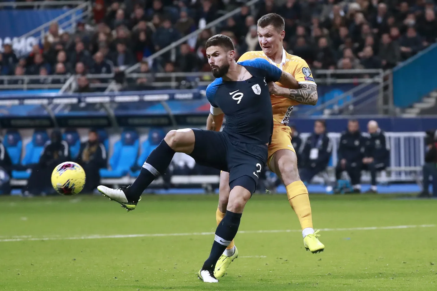 Olivier Giroud i Veaceslav Posmac