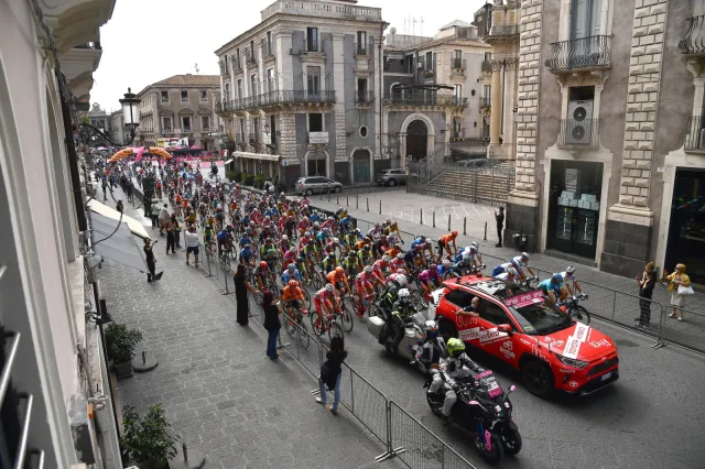 Nisko lecący helikopter przyczyną upadku Wackermanna na Giro d'Italia