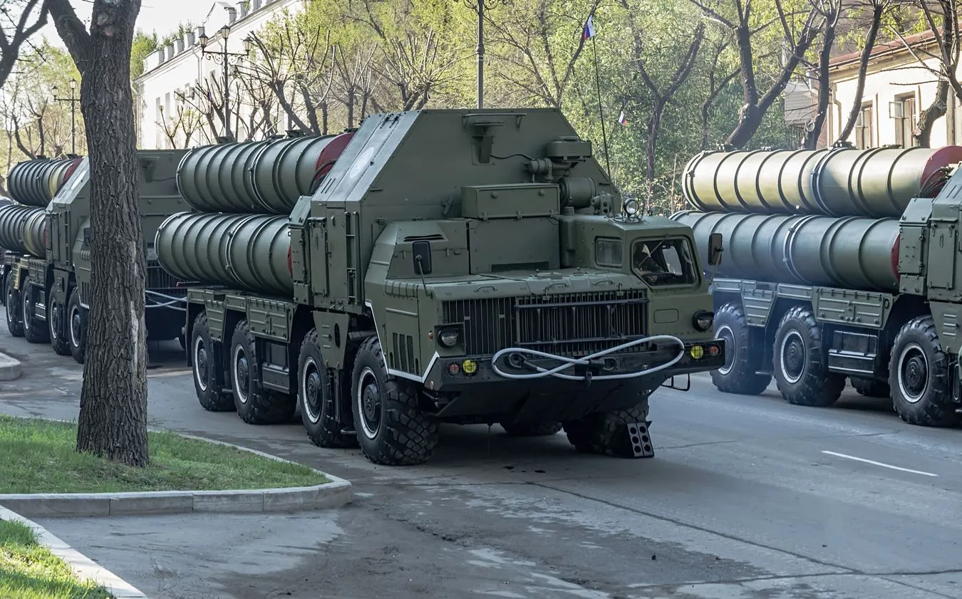 Dwa dywizjony rakiet S-400 jadą z Dalekiego Wschodu Rosji na Białoruś