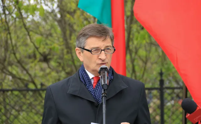 CIS: Marszałek Sejmu pokryje koszty przelotu członków rodziny rządowym samolotem