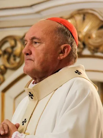 Kard. Nycz: Stół wigilijny należy duchowo wiązać z Eucharystią