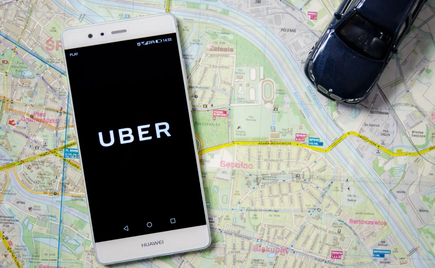 Uber wpędza w długi taksówkarzy. Mają zobowiązania na 30 mln zł