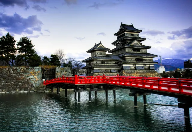 Szybka reakcja Japonii na nową odmianę koronawirusa. Zamyka się na większość cudzoziemców