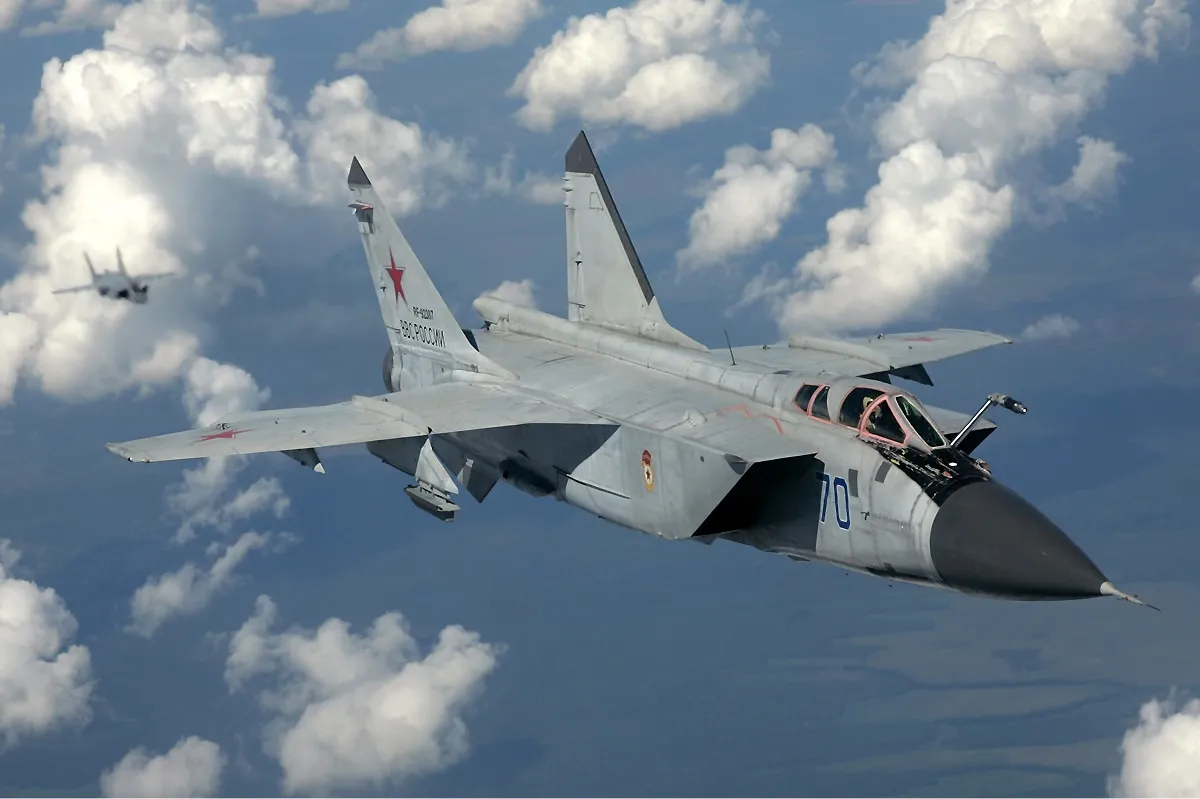 Rosyjska Flota Północna wymieniła pierwszą grupę myśliwców MiG-31BM służących w Arktyce