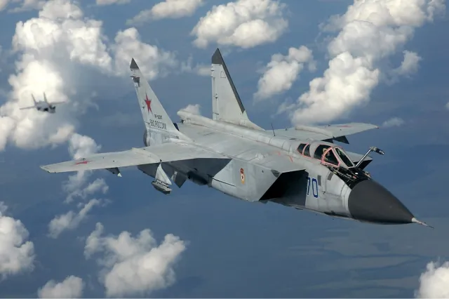 Rosyjska Flota Północna wymieniła pierwszą grupę myśliwców MiG-31BM służących w Arktyce