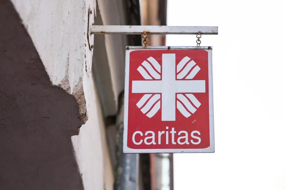 Ktoś musi mijać się z prawdą? Caritas i sporne długi