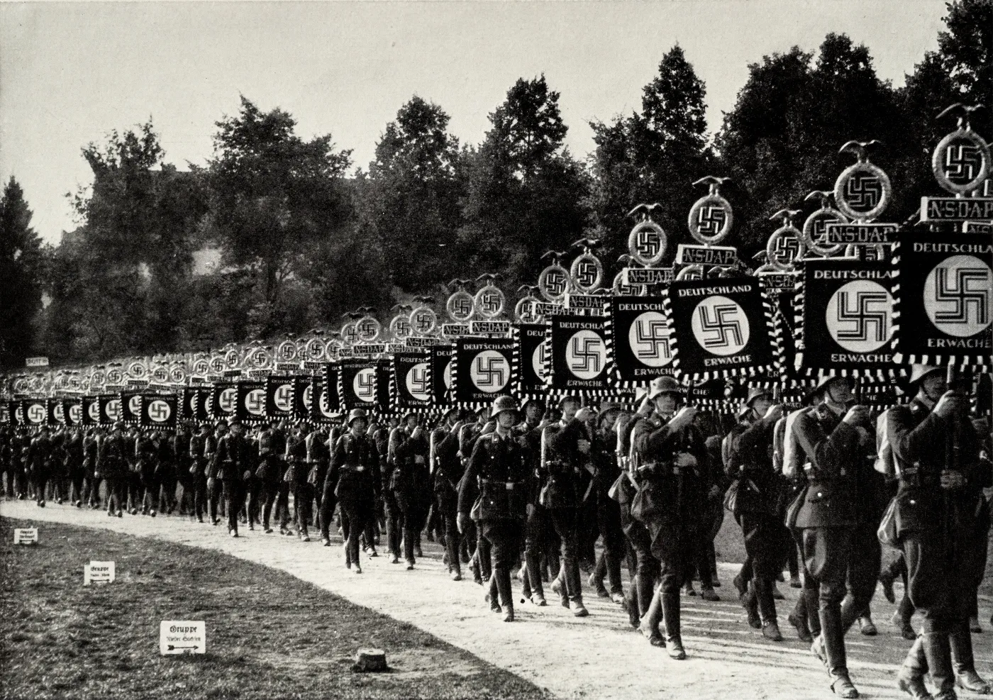 Niemcy mogą sprawdzić, czy ich przodkowie byli nazistami. Nowa wyszukiwarka ma już miliony odsłon