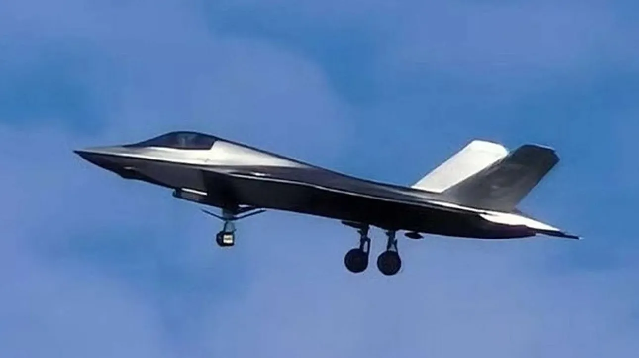 Chiński myśliwiec J-35