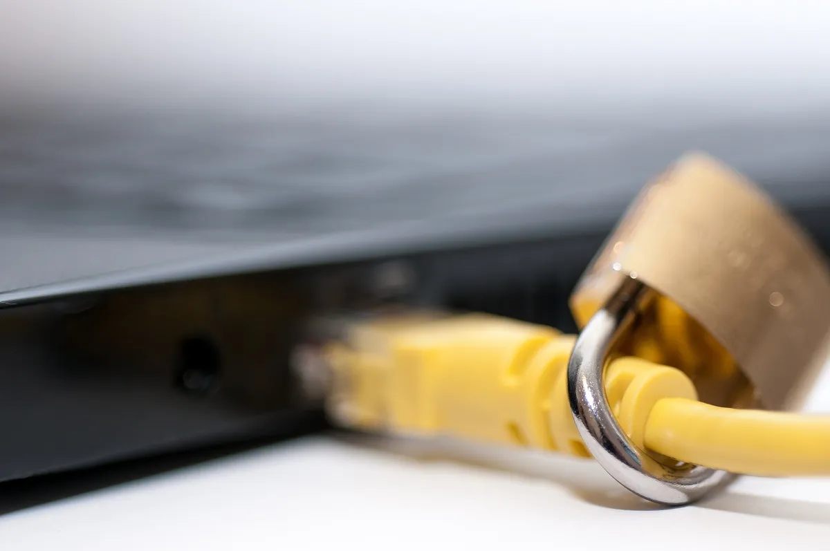 Blokowanie treści w internecie? Gawkowski odpiera zarzuty o cenzurę sieci