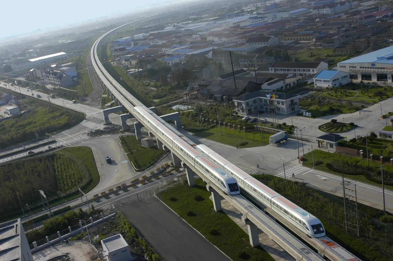 Szybka kolej magnetyczna Transrapid w Sznghaju Fot. Transrapid