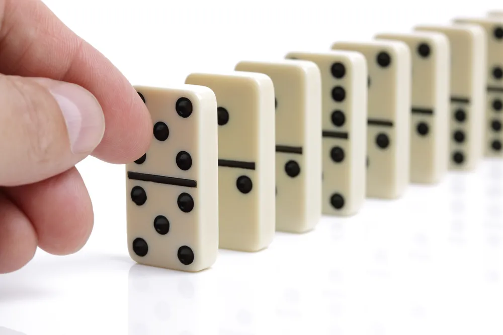 818622-domino.jpg