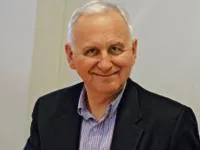 1740585-prof.jpg