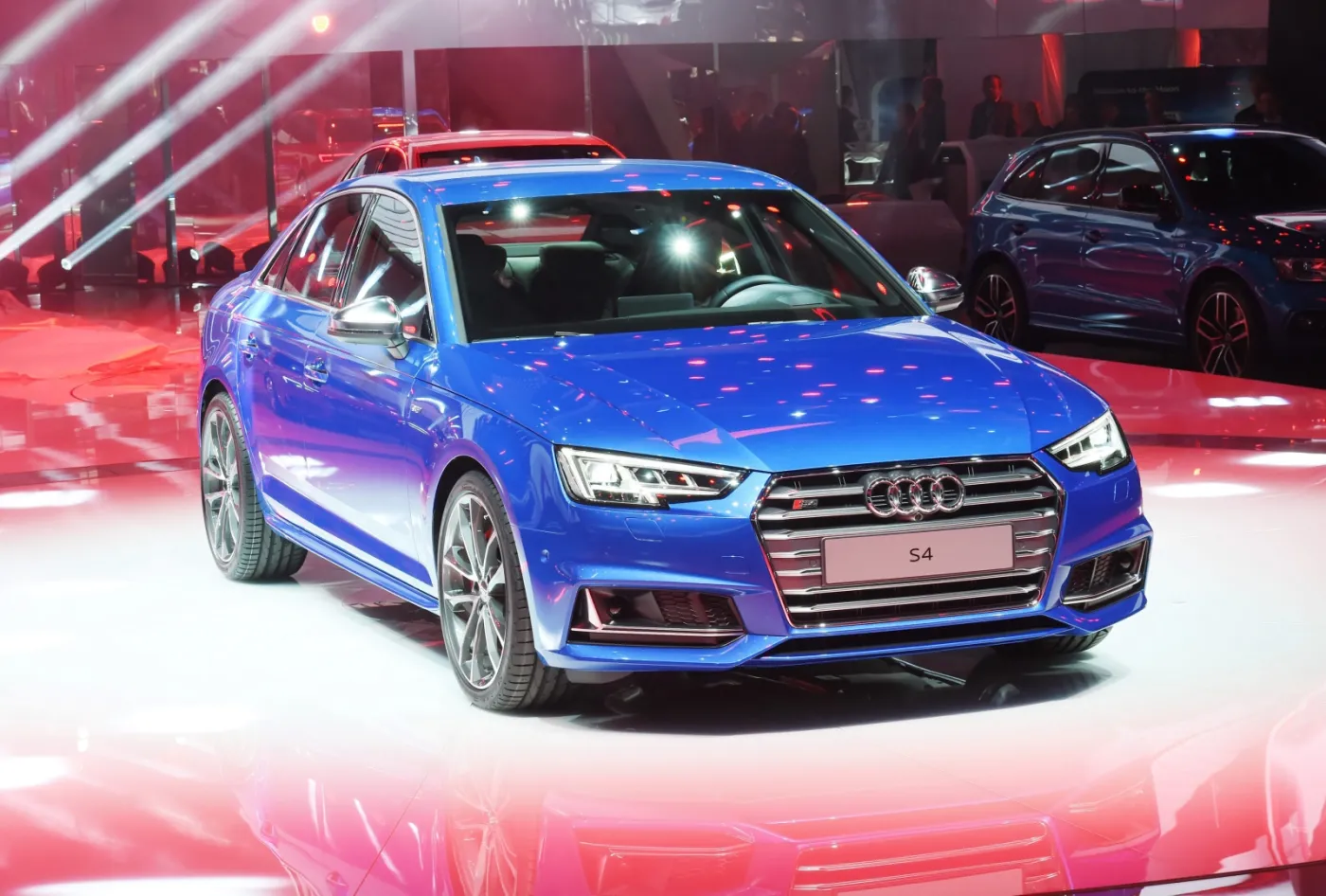2309167-audi-s4.jpg
