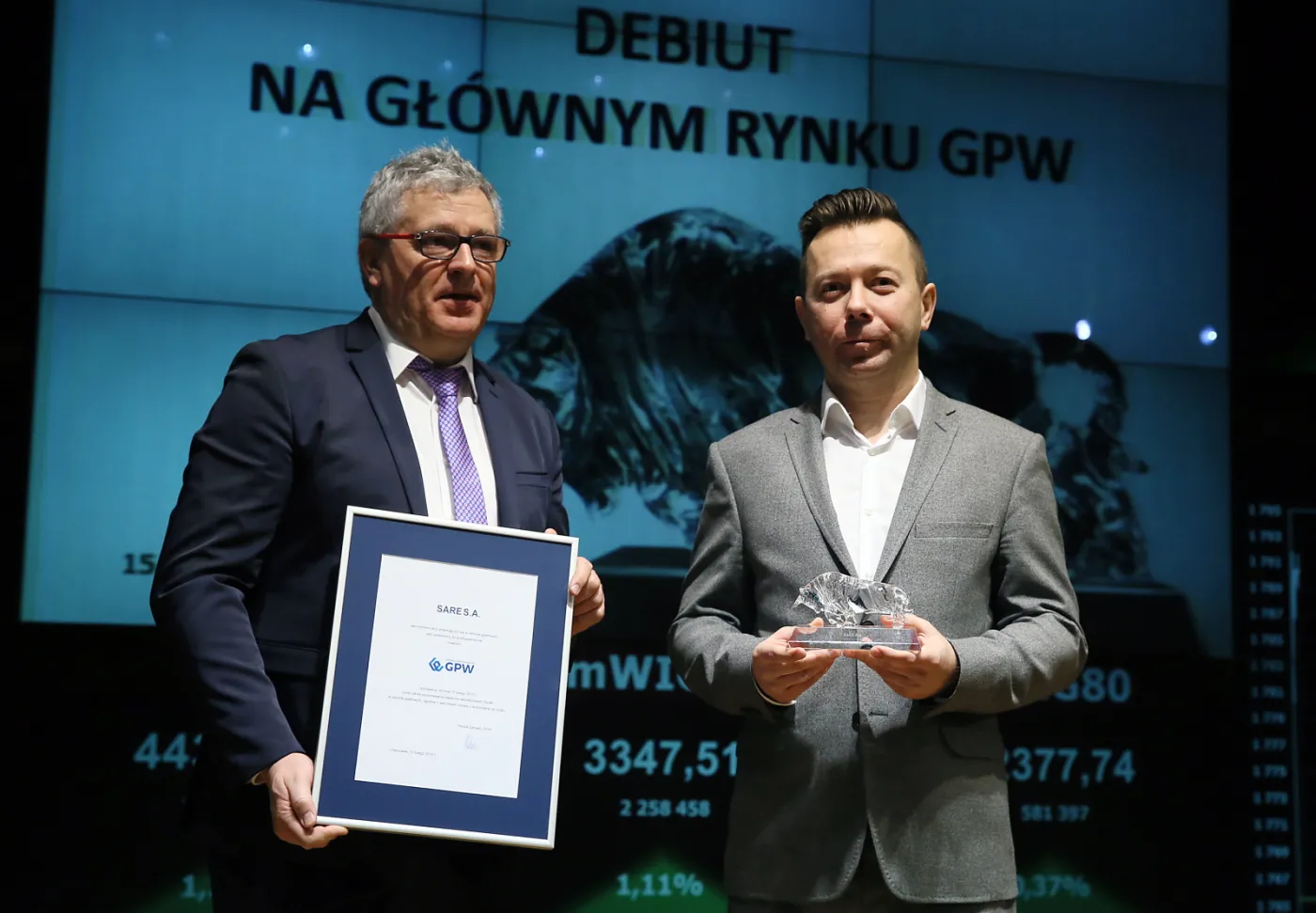 Prezes zarządu SARE S.A. Tomasz Pruszczyński P i członek zarządu SARE S.A. Dariusz Piekarski L, podczas debiutu spółki SARE S.A. na Głównym Rynku warszawskiej Giełdy Papierów Wartościowych  mr PAPTomasz Gzell