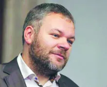 2739840-prof.jpg