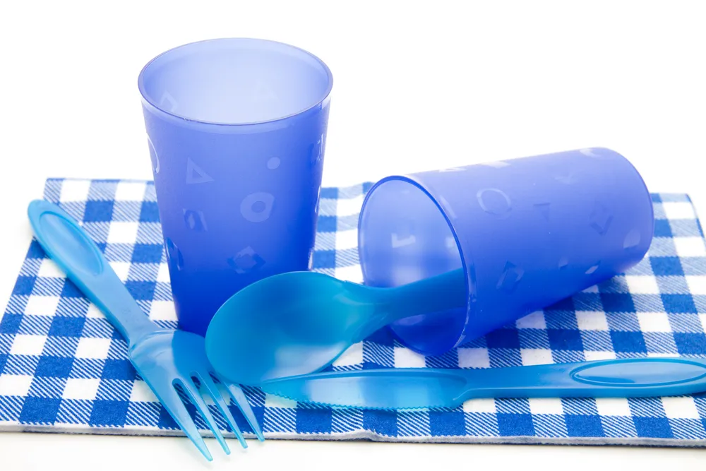 Koniec z plastikowymi jednorazówkami. PE poparł wprowadzenie do 2021 r. zakazu sprzedaży