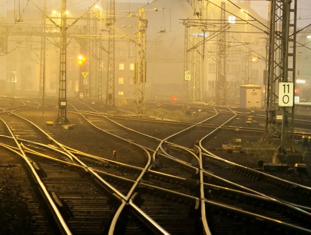 Wyłudzenia, korupcja, nepotyzm, czyli jak się kręci lody w PKP