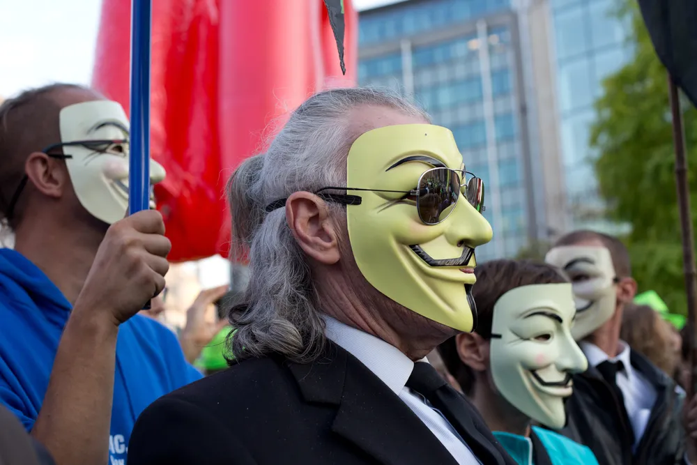 Marian Piłka o CETA: Powstajemy z kolan, by paść na twarz przed korporacjami