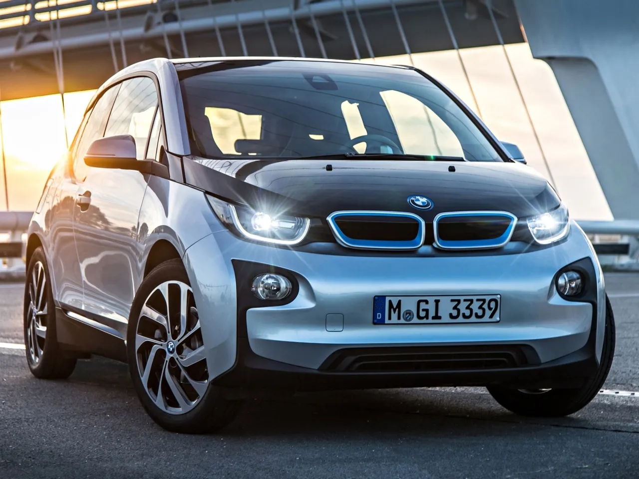 BMW i3 - 174 400 zł
