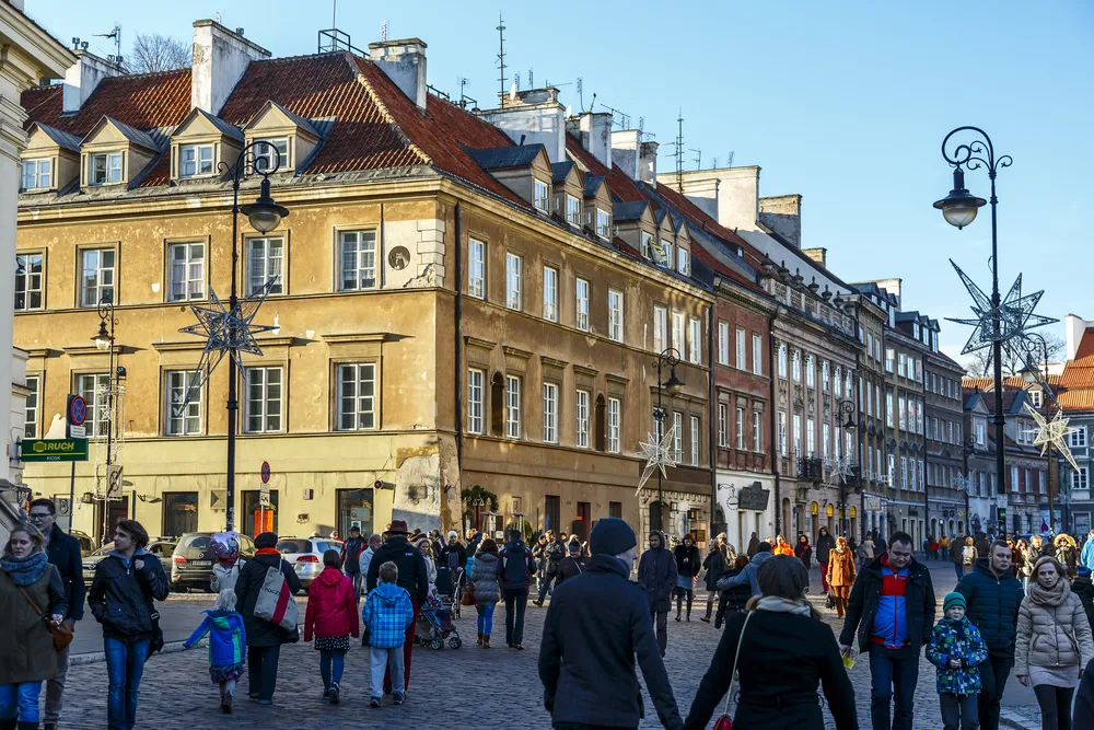 Trwa walka o drogi. Piesi coraz bardziej wyrywają ulice miast zmotoryzowanym