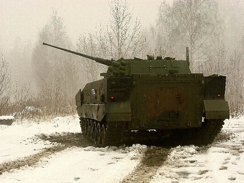 8 grudnia br. w Zakładach Mechanicznych „Bumar-Łabędy” SA przeprowadzono pierwszą udaną próbę integracji Polskiej Platformy Bojowej Anders w wersji wozu piechoty (6). Fot. OBRUM Sp. z o. o.