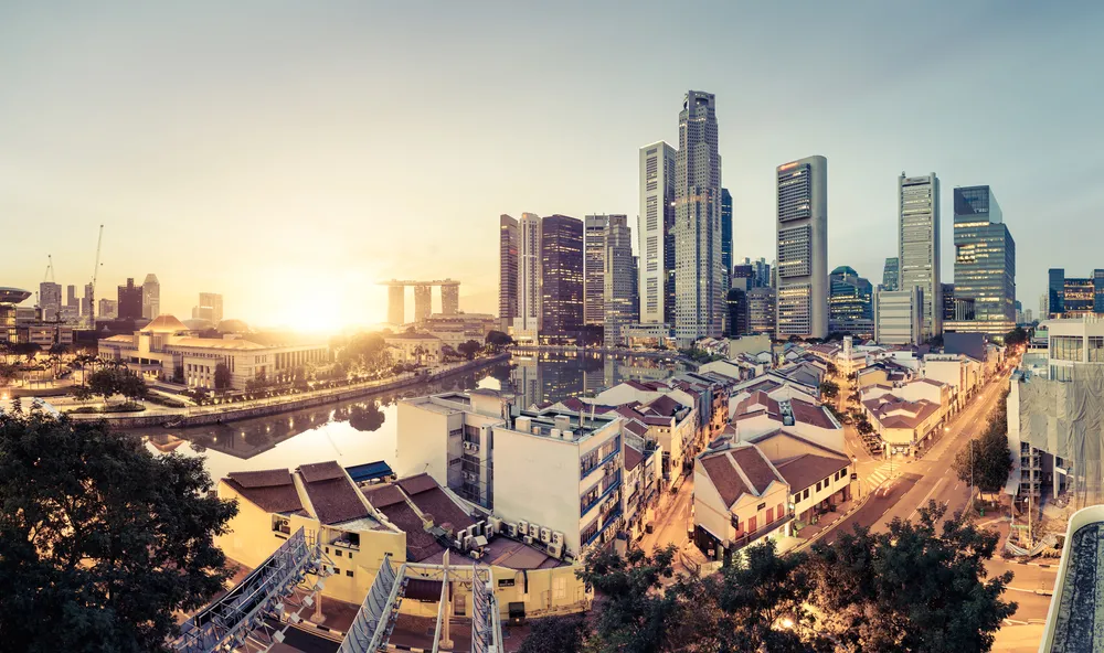 Singapur zdecydował żyć z Covid-19 jak z grypą, bez kwarantanny, tekstów i codziennej statystyki