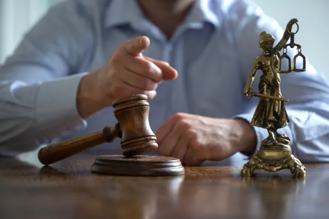 Polska może stracić miliardy z powodu reformy sądownictwa [Analiza PZOP]