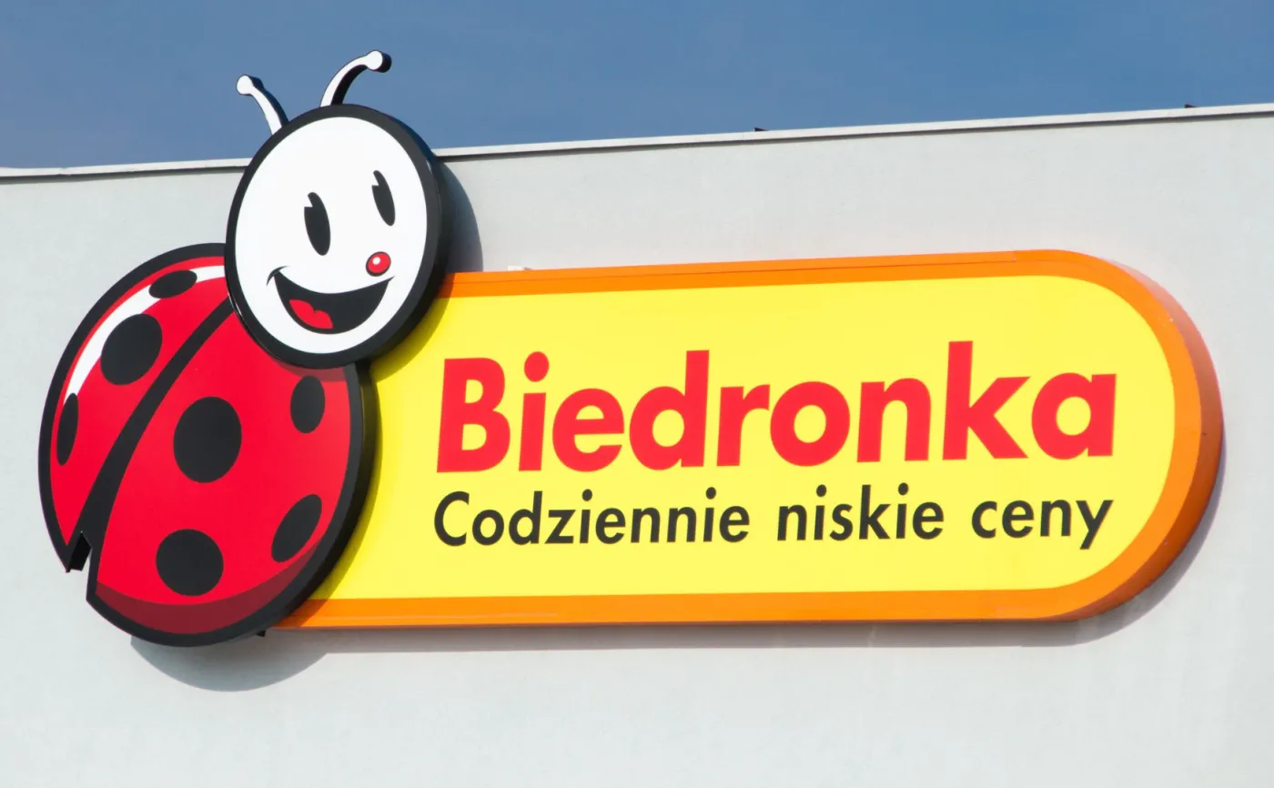 Koronawirus w Polsce. Biedronka skraca czas pracy sklepów i wprowadza limity osób na terenie placówek