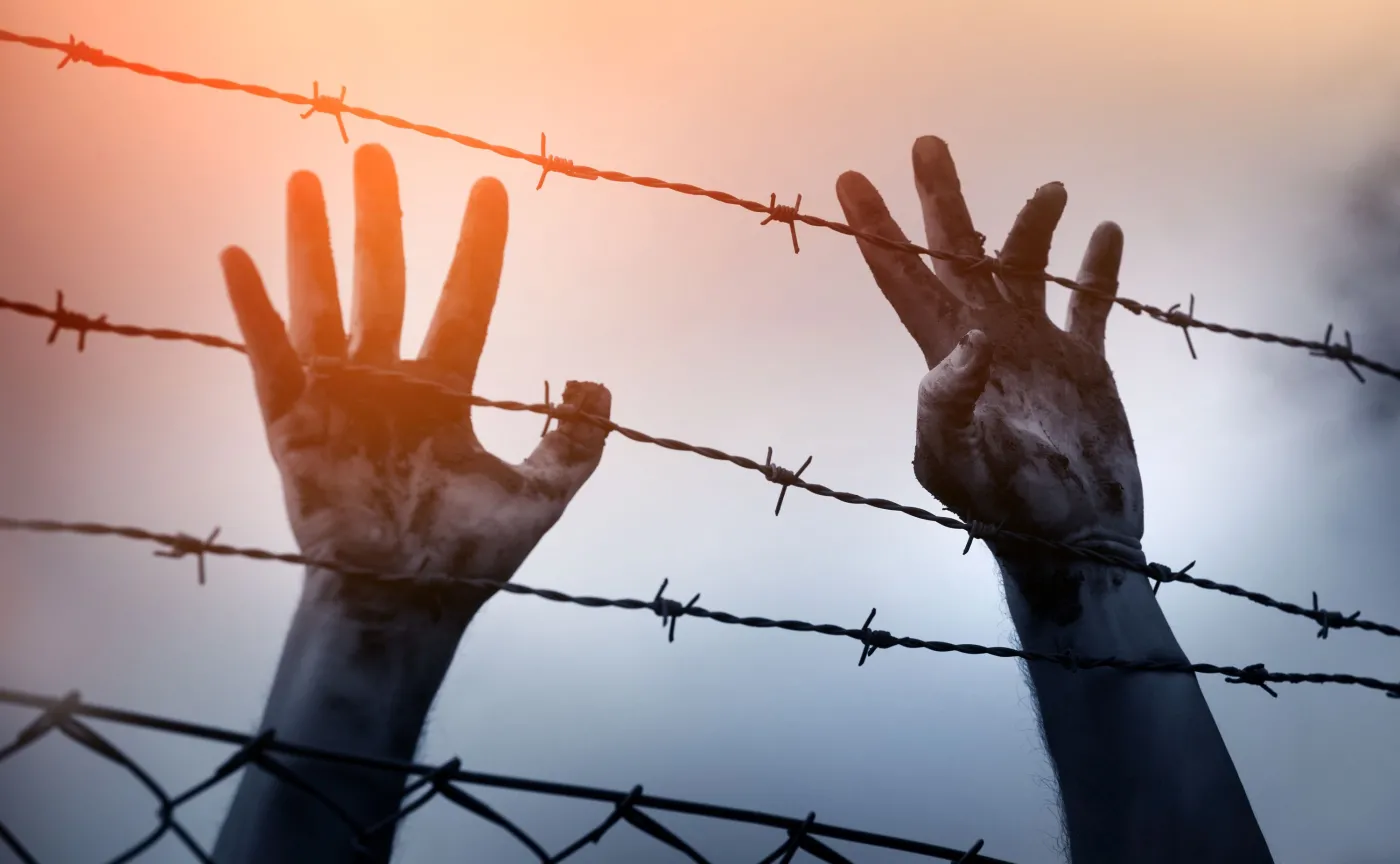 Nielegalni imigranci płyną wpław do hiszpańskich wybrzeży
