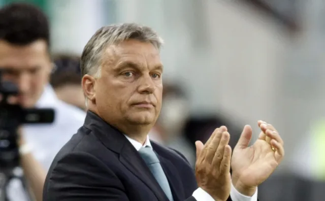 Jak Orbán walczy z Brukselą ankietami