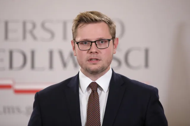 Woś: Prawo UE na pewno nie ma pierwszeństwa przed naszą konstytucją