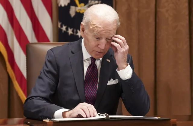 Biden: Uznamy za inwazję każde przekroczenie granicy z Ukrainą przez Rosję