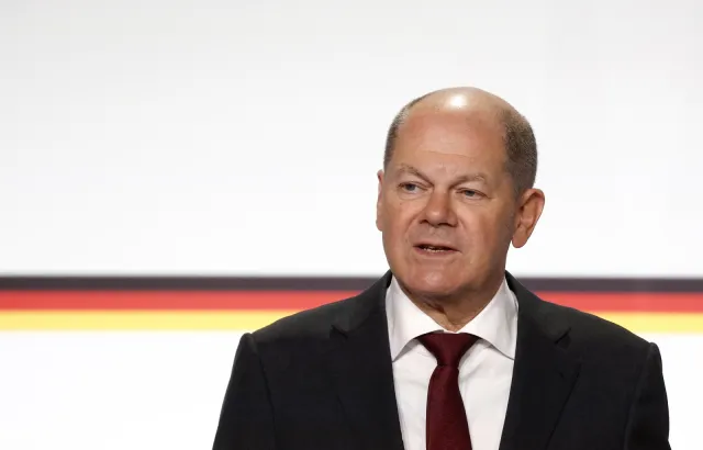 Scholz: Dalsze rozmowy z Putinem konieczne, ale warunek jasny - wycofanie z Ukrainy