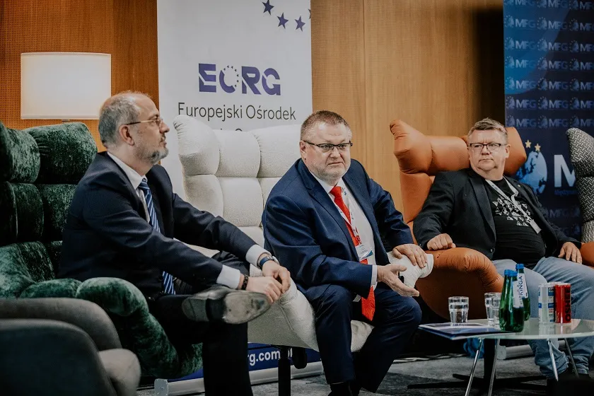 Prezes PW. Mat-Bud Sp. z o.o. Sp.k - Jacek Rutowski w trakcie debaty "Makro-ekonomiczne perspektywy polskiej gospodarki" podczas Międzynarodowego Forum Gospodarczego na Stadionie Śląskim w Chorzowie