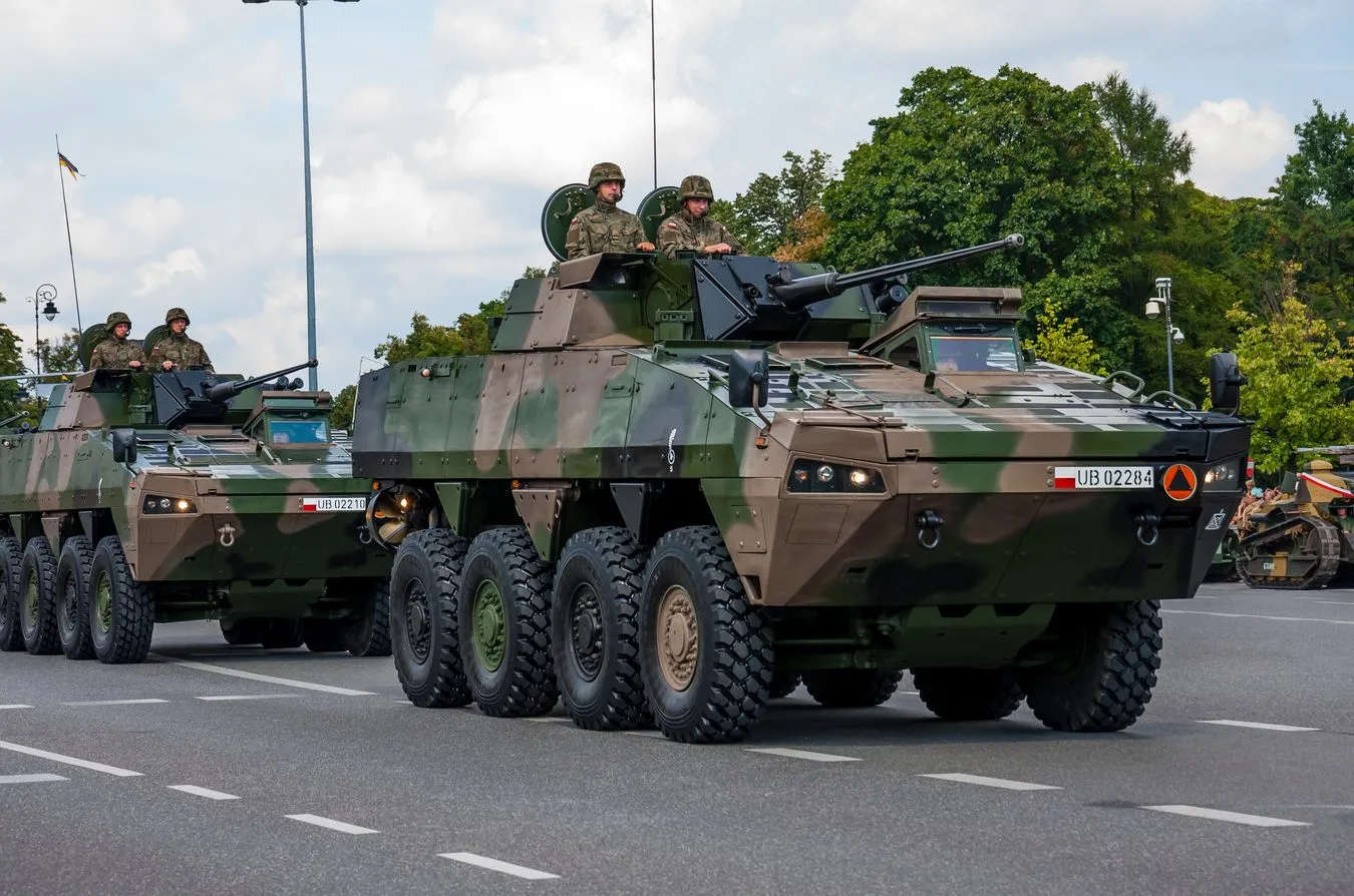 Ukraina kupuje od polskich zakładów 150 Rosomaków, trzy kompanijne moduły Rak, 100 pocisków do zestawów Piorun