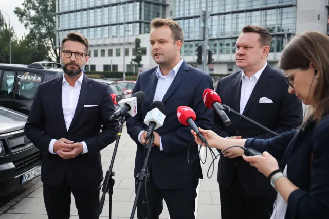 Rzecznik PiS pyta stację TVN o zatrzymanie przez służby byłego prezesa zarządu Fundacji TVN