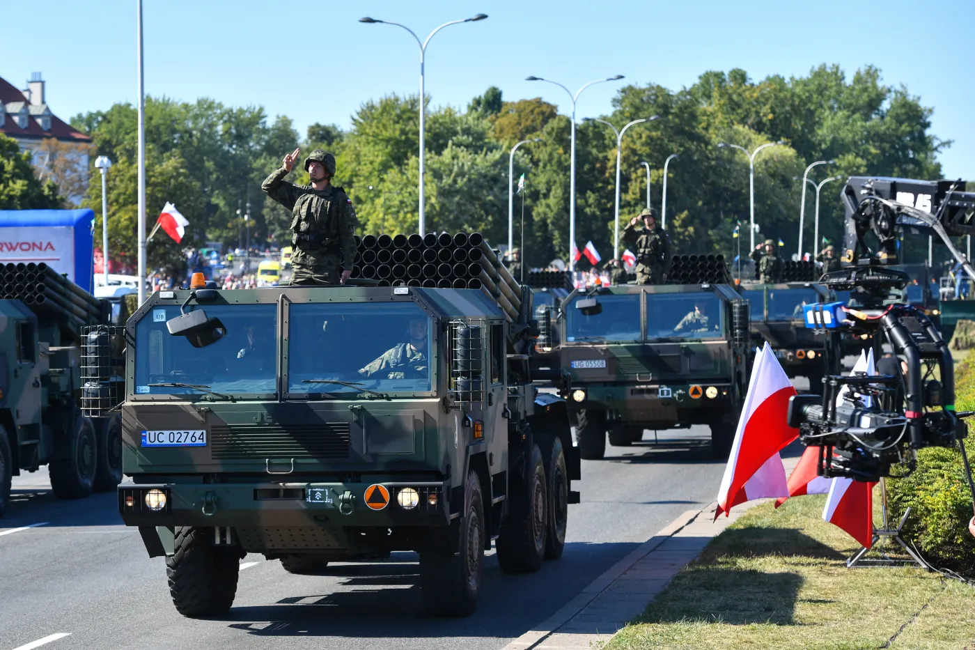 samobieżne wieloprowadnicowe wyrzutnie rakietowe WR-40 Langusta