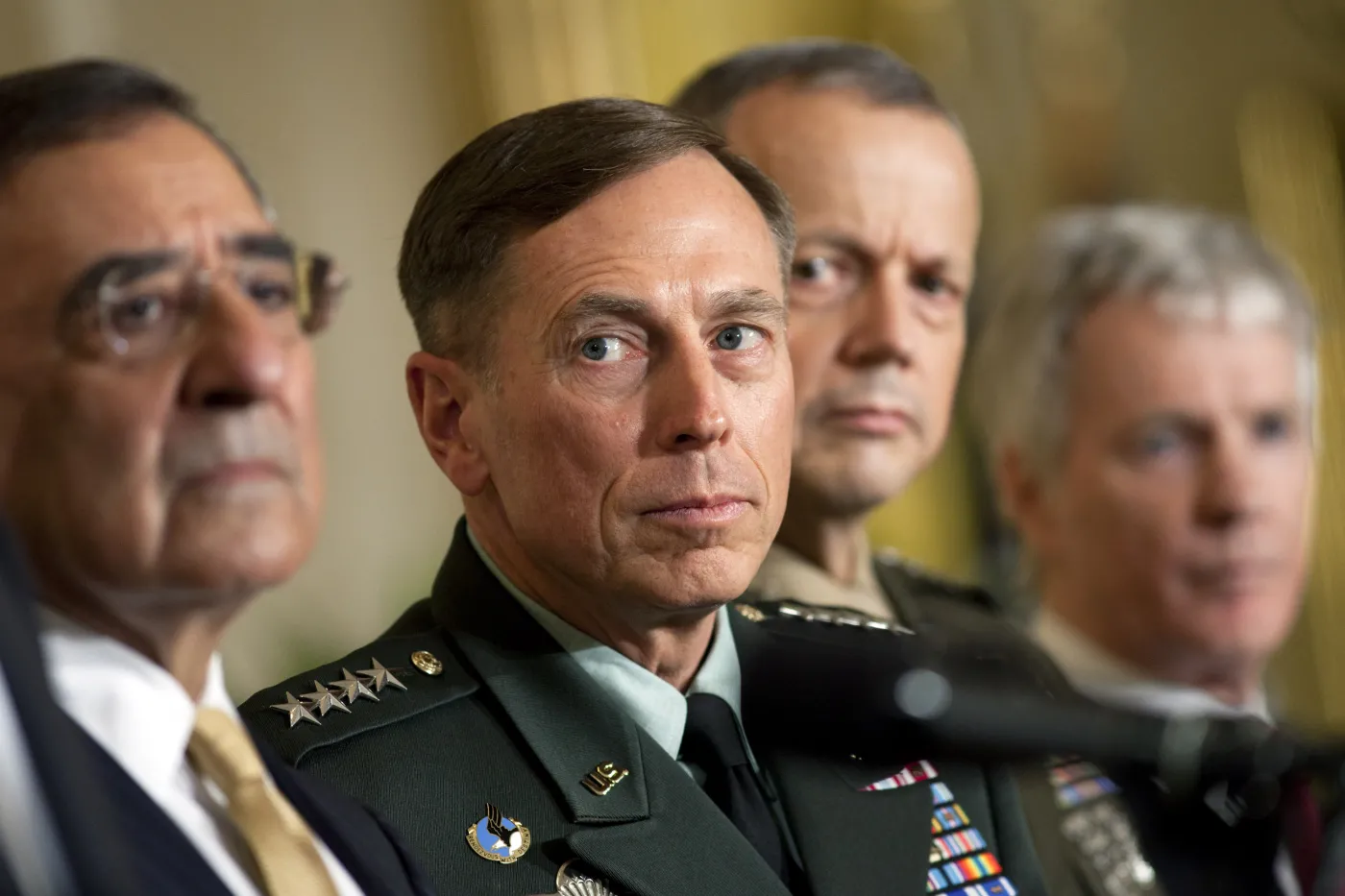 Generał Petraeus: Putin chciał, by Rosja znowu była wielka, a spowodował, że to NATO stało się wielkie