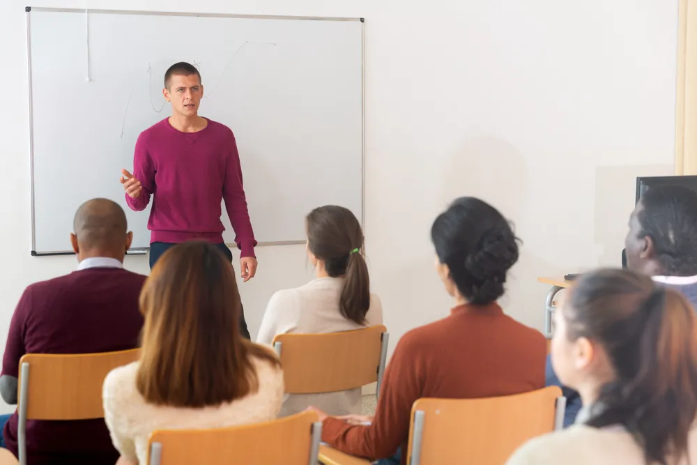 Podnoszenie kwalifikacji to co innego niż obowiązkowe szkolenia pracowników