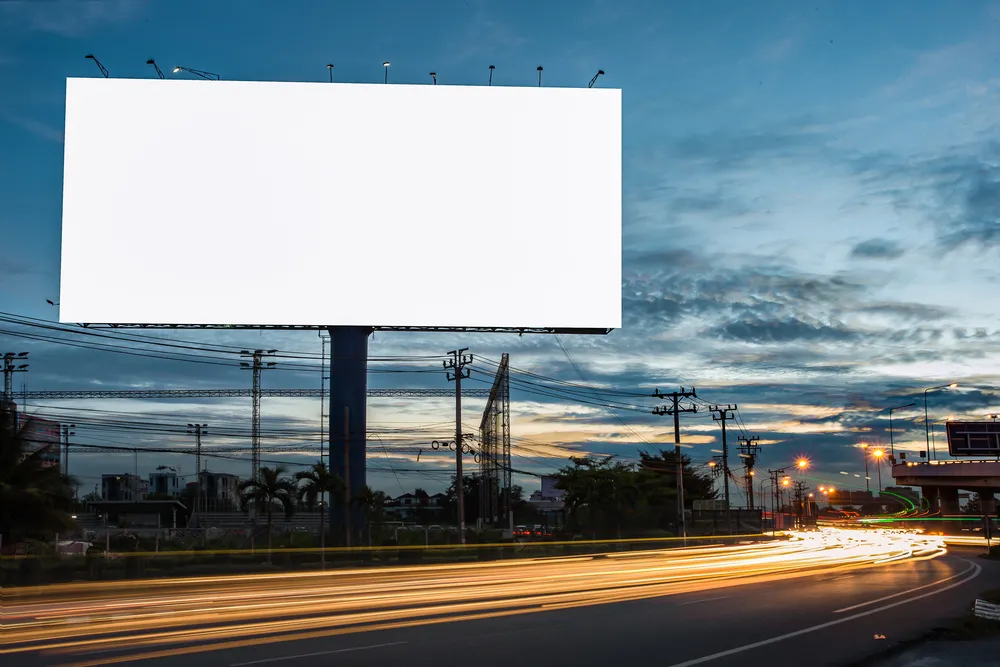 NIK przeprowadził kontrolę billboardów w przestrzeni publicznej. Wyniki są zaskakujące