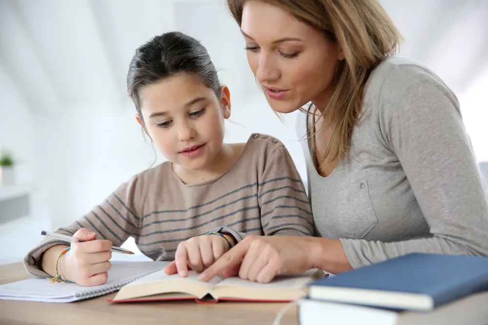 Edukacja domowa staje się coraz popularniejsza. Zapytaliśmy ekspertki, czy słusznie?