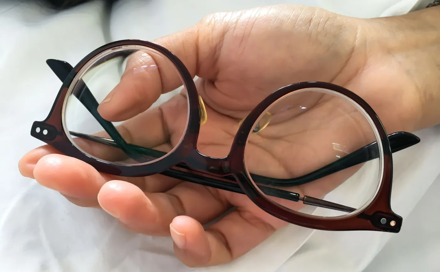 Firma zapłaci za specjalne okulary korekcyjne