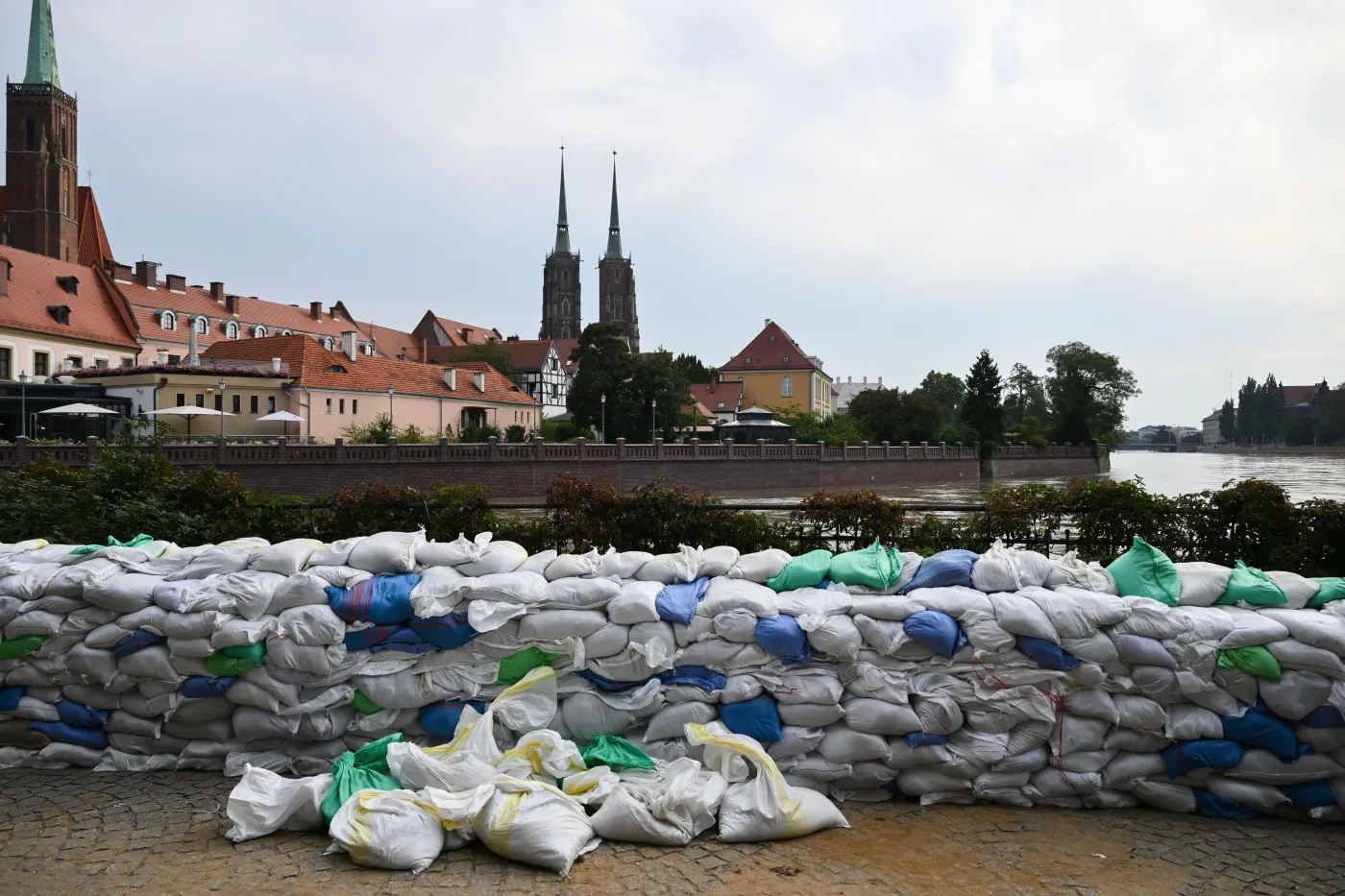 IMGW: Woda we Wrocławiu opada