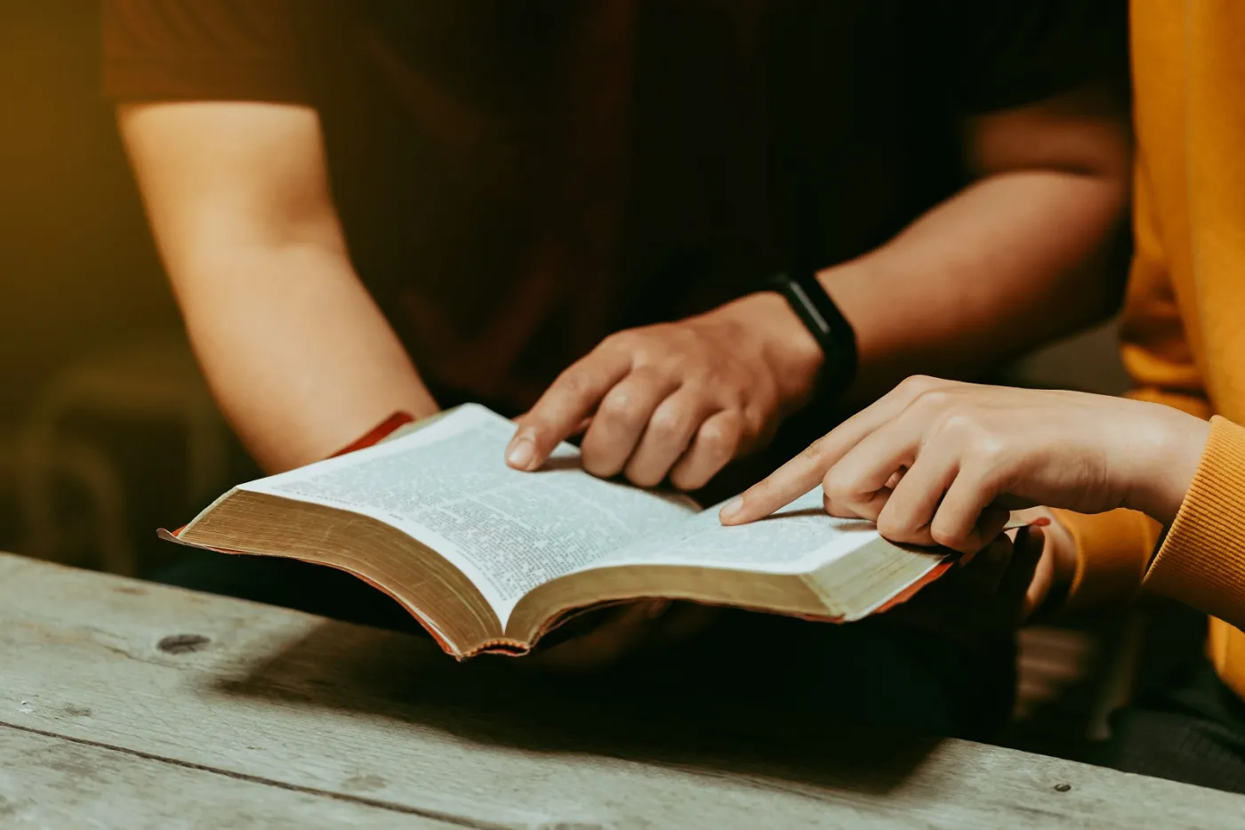 Bez religii nie jest nam łatwiej ani lepiej [WYWIAD]