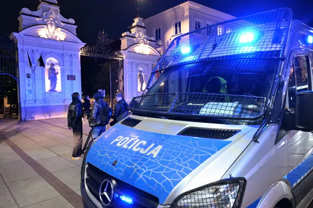 Zabójstwo na kampusie Uniwersytetu Warszawskiego. Prokuratura podała, jakie zarzuty usłyszy Mieszko R.