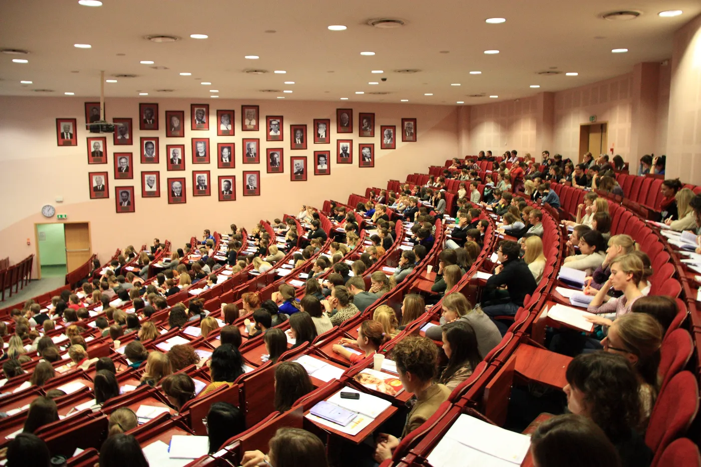 Nadchodzi koniec jednoosobowego wyceniania pracy profesora