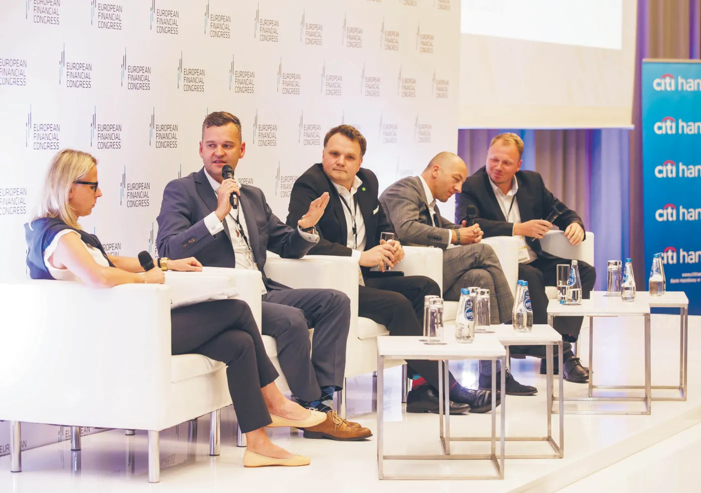 Wirtualny biznes ułatwia podbój realnego rynku