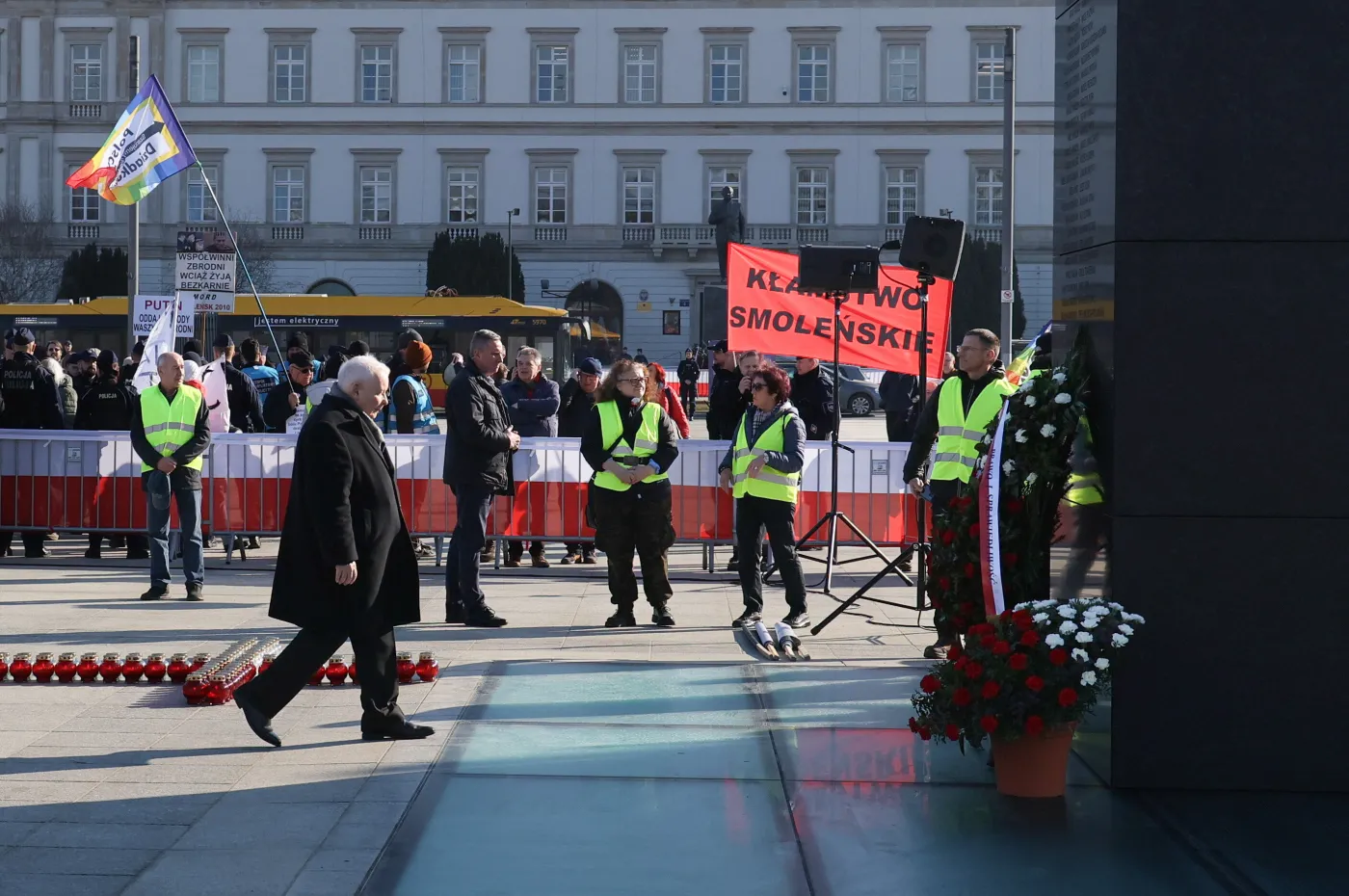 Kaczyński podczas miesięcznicy smoleńskiej: To państwo przejdzie do haniebnej historii
