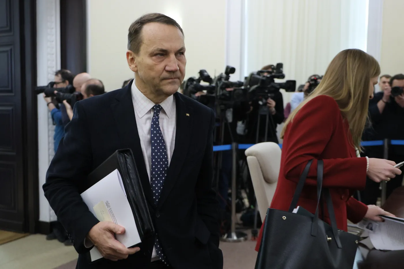 „Nienawiść do Tuska ważniejsza od wojska”. Szef MSZ zbulwersowany decyzją Nawrockiego