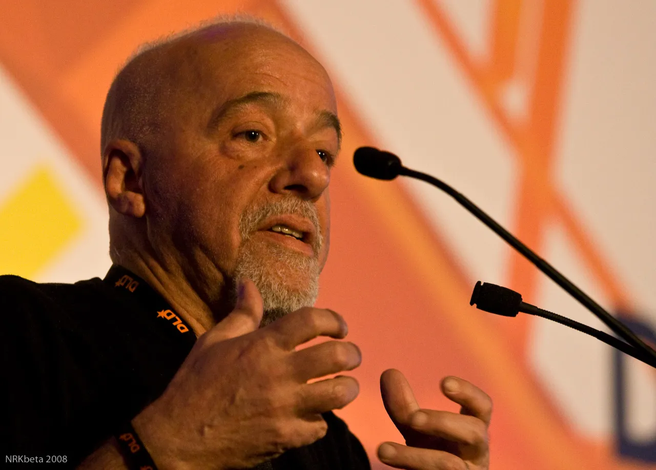 Paulo Coehlo - pisarz, który stał się zjawiskiem socjologicznym